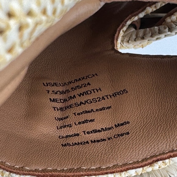 Gentle Souls by Kenneth Cole
Women's Theresa Double Buckle Platform Sandals 6.5 - Picture 8 of 8